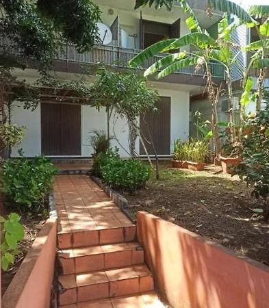 Apartamento Locatriolet Saint-Denis Exterior foto