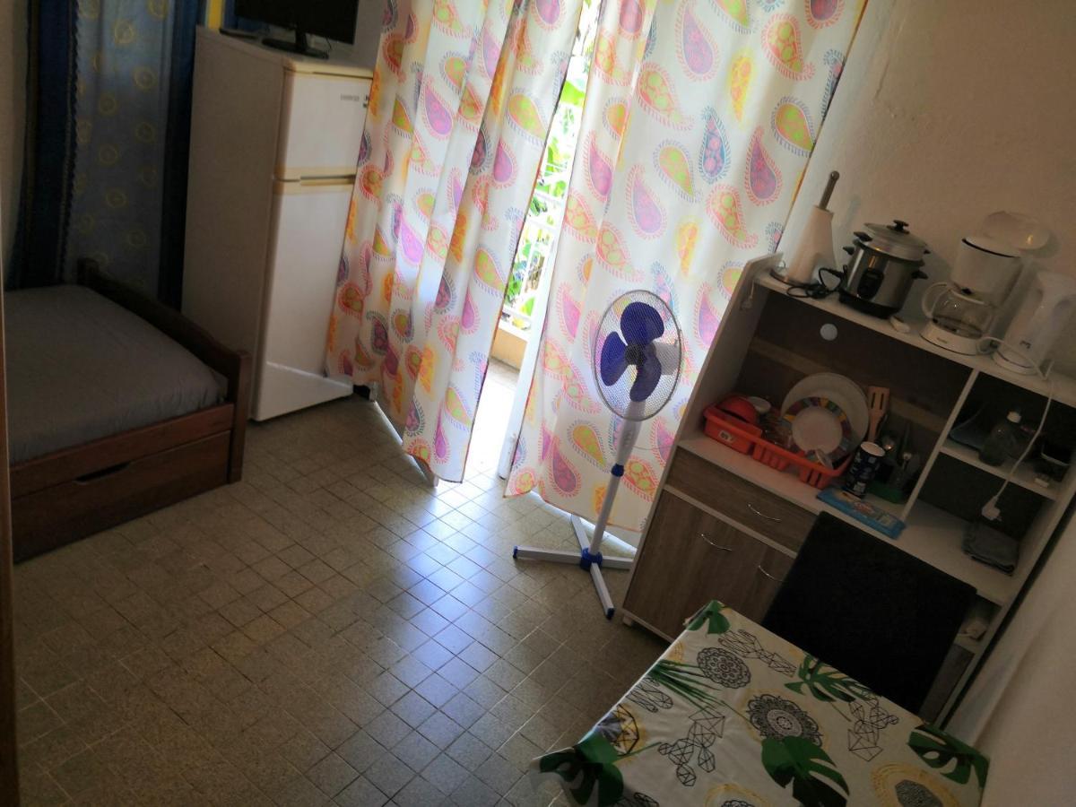 Apartamento Locatriolet Saint-Denis Exterior foto